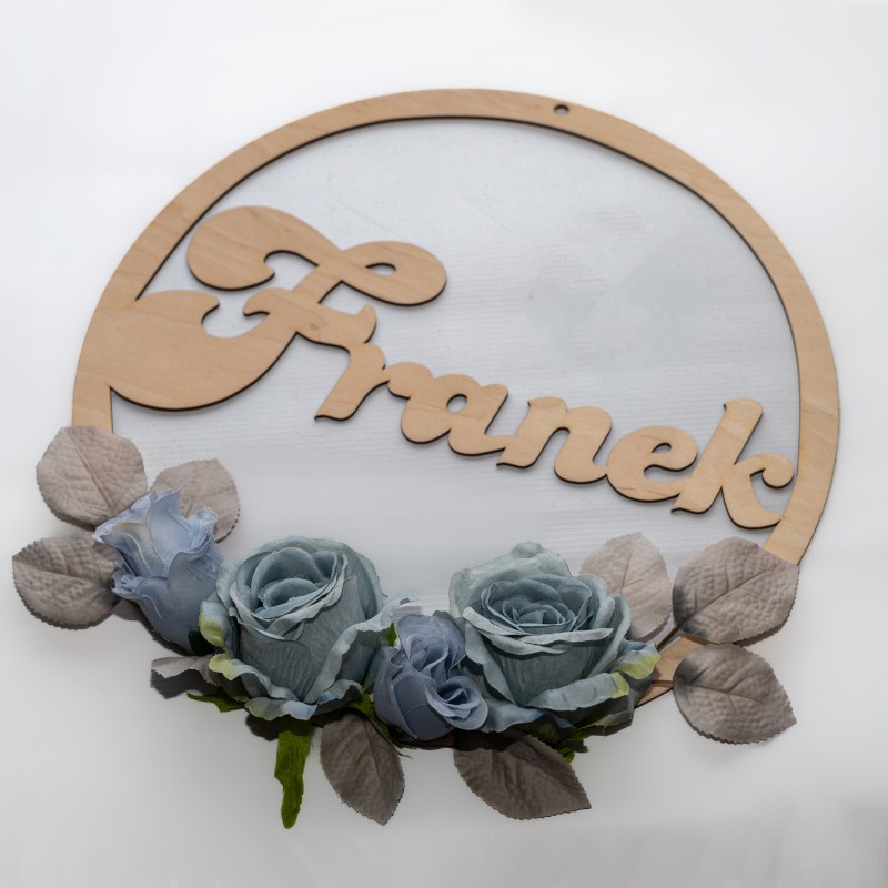 Koło z imieniem dla chłopca – personalizowana dekoracja dziecięca ze sklejki
