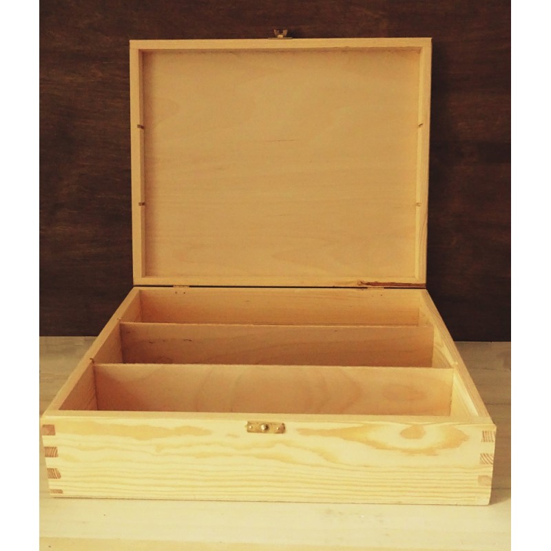 Drewniana skrzynka na 3 wina –prezent na każdą okazję