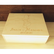 Drewniana skrzynka na 3 wina z grawerem